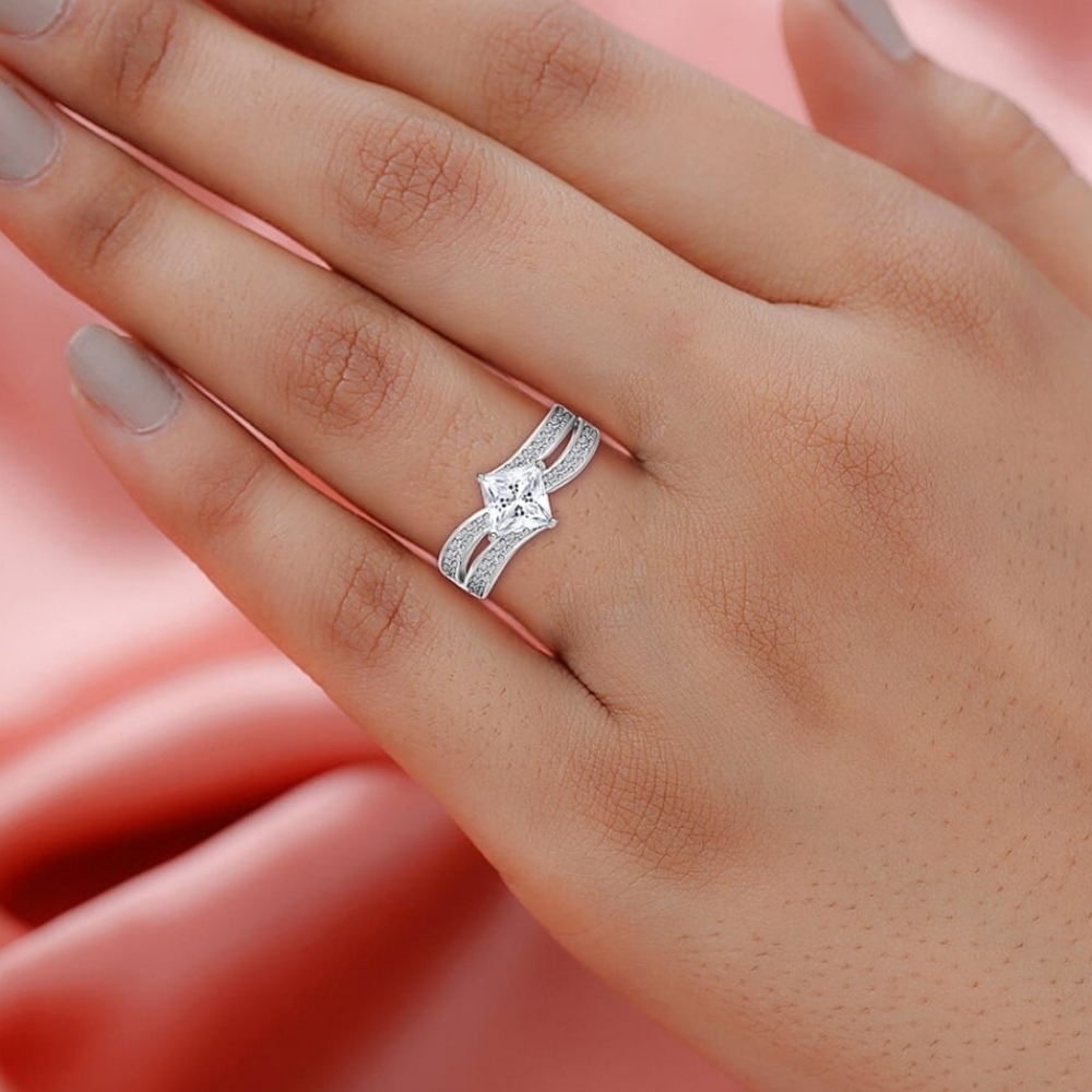 ๐๏ธ๐ Moissanite Bypass Band Ring in Rhodium Over Sterling Silver ( Size 6.0)๐ - Picture 3 of 16